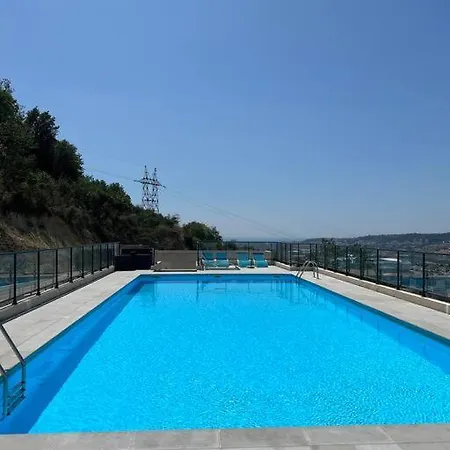 Appartement Tres Joli 2 Pieces Calme Ensoleille Avec Piscine *